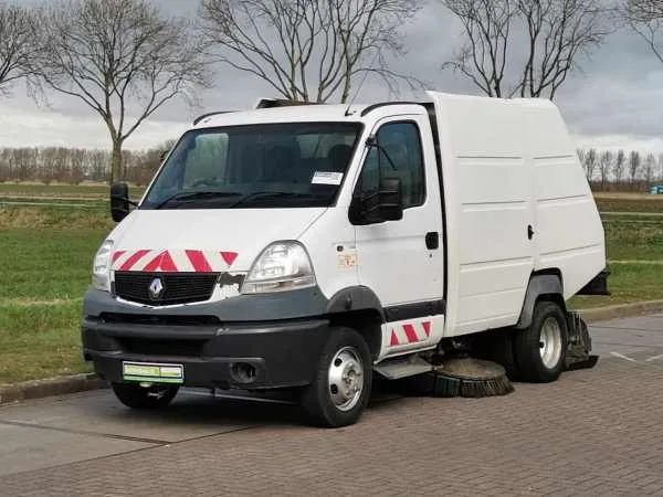 Renault Mascott 120 -35 SWEEPER Image 2