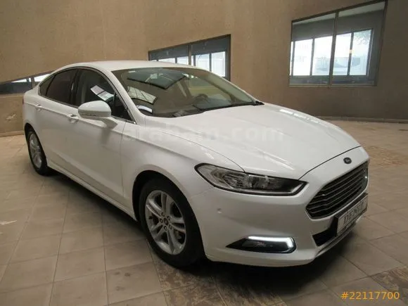 Ford Mondeo 1.5 Titanium Image 2