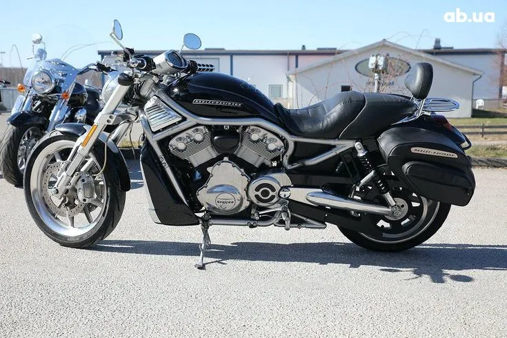 Harley-Davidson V-Rod Image 5